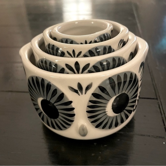 Other - Ceramic owl measuring cups